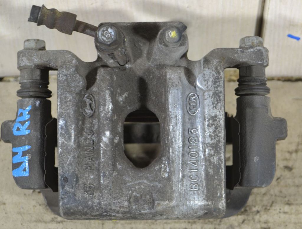 Суппорт тормозной передний santa fe 2. Hyundai santa fe суппорт артикул. Задние суппорта санта фе. Задние суппорта санта фе. Ex5831126a00.