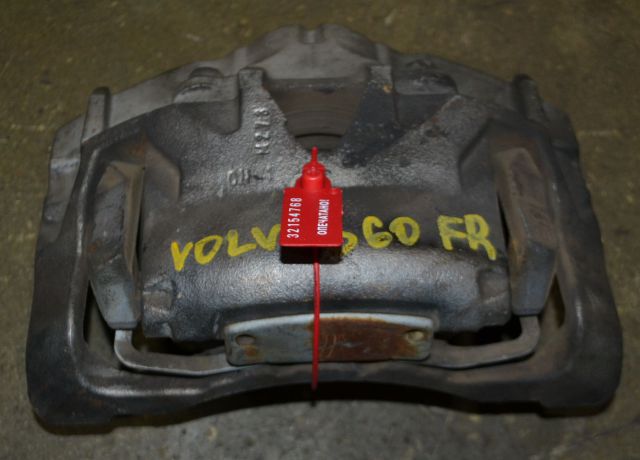 Суппорта вольво s60. Вольво s60 2001 суппорт передний. Суппорта вольво s60. Тормозной суппорт вольво s60r. Подходят ли суппорта от s60 на s40\.